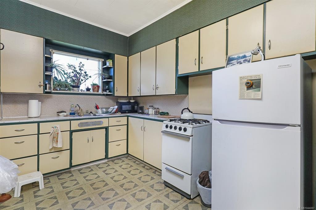2780 Dunsmuir Avenue, Cumberland, BC, V0R 1S0 - 26