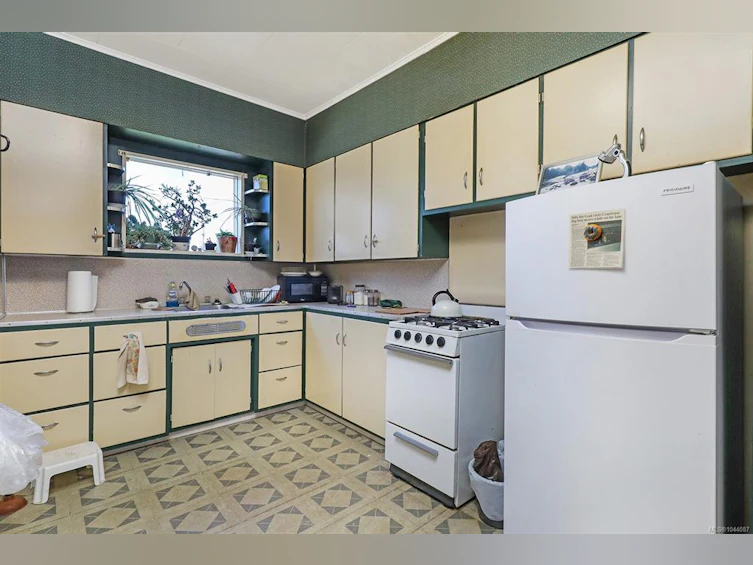 2780 Dunsmuir Avenue, Cumberland, BC, V0R 1S0 - 26
