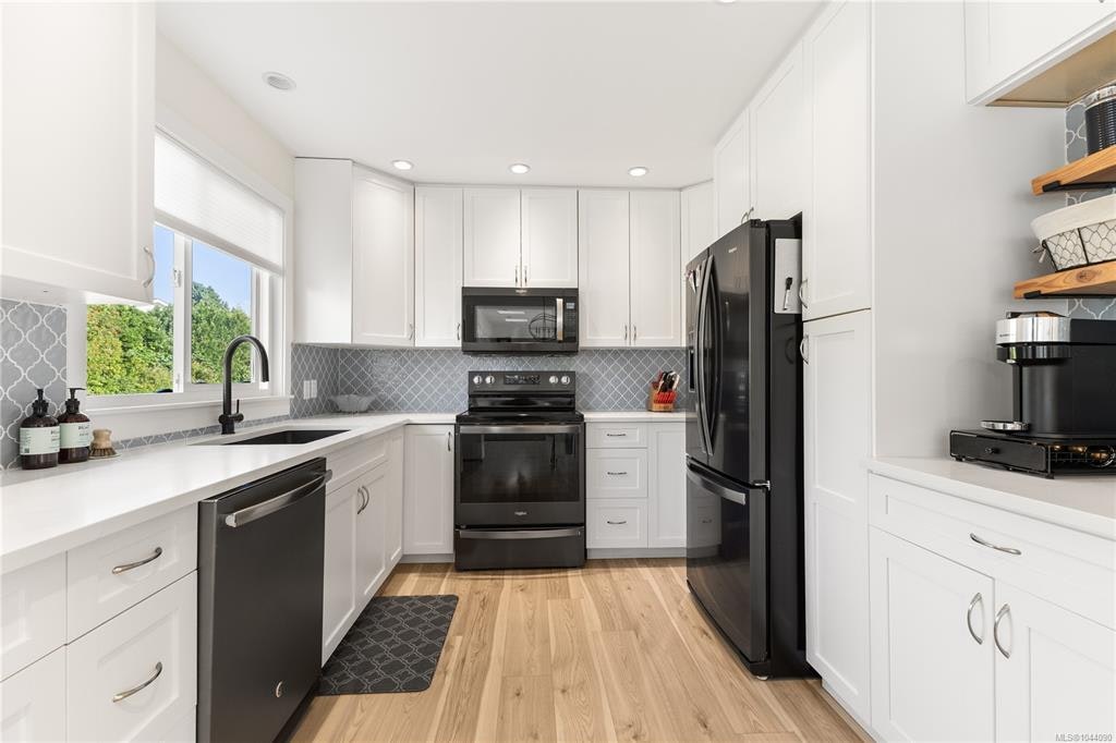 604 Galerno Road, Campbell River, BC, V9W 5Y2 - 3