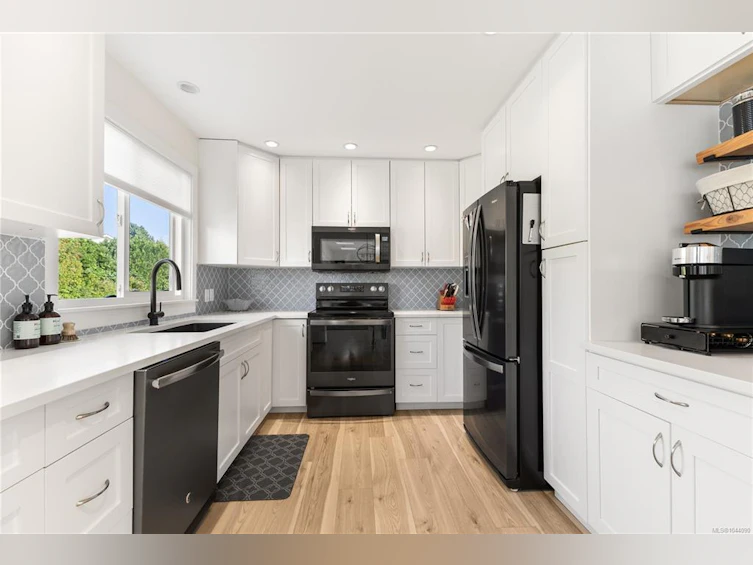 604 Galerno Road, Campbell River, BC, V9W 5Y2 - 3