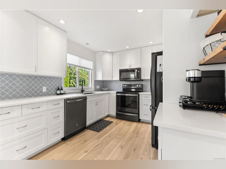 604 Galerno Road, Campbell River, BC, V9W 5Y2 - 4