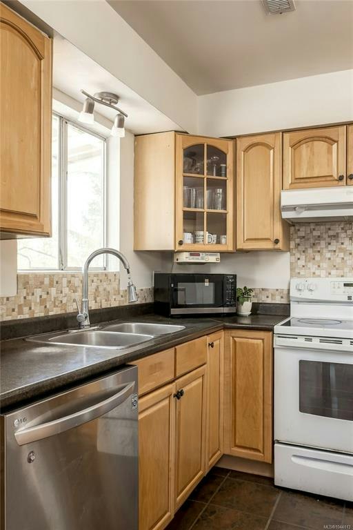7031 West Saanich Road, Central Saanich, BC, V8M 1G8 - 8