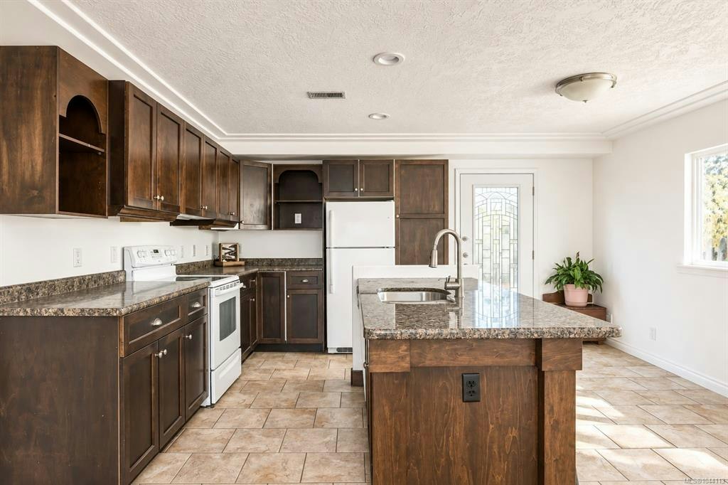 7031 West Saanich Road, Central Saanich, BC, V8M 1G8 - 23
