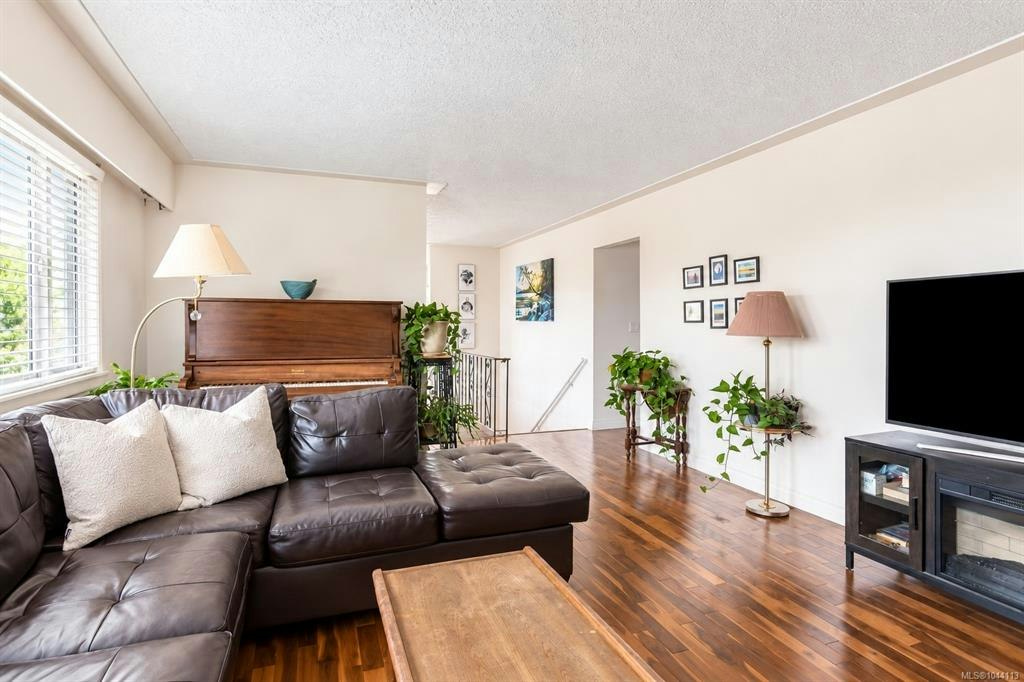 7031 West Saanich Road, Central Saanich, BC, V8M 1G8 - 9