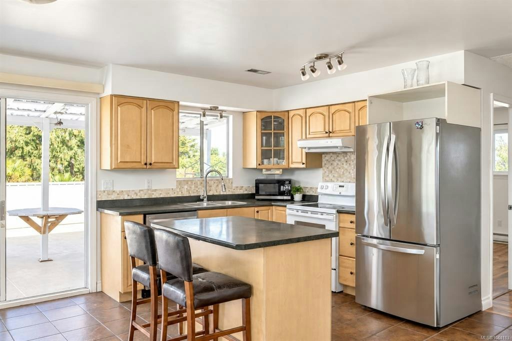 7031 West Saanich Road - 5