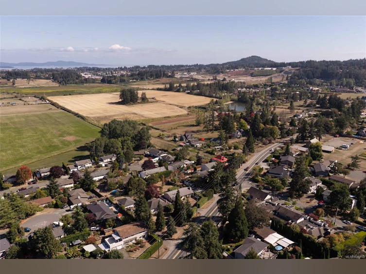 7031 West Saanich Road, Central Saanich, BC, V8M 1G8 - 38