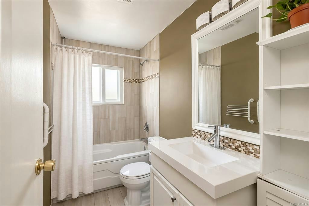7031 West Saanich Road, Central Saanich, BC, V8M 1G8 - 16