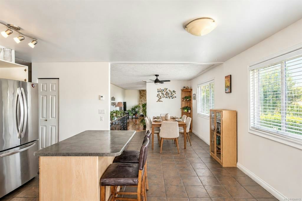 7031 West Saanich Road, Central Saanich, BC, V8M 1G8 - 10