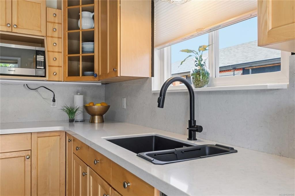 1171 Roy Road, Saanich, BC, V8Z 2X5 - 8