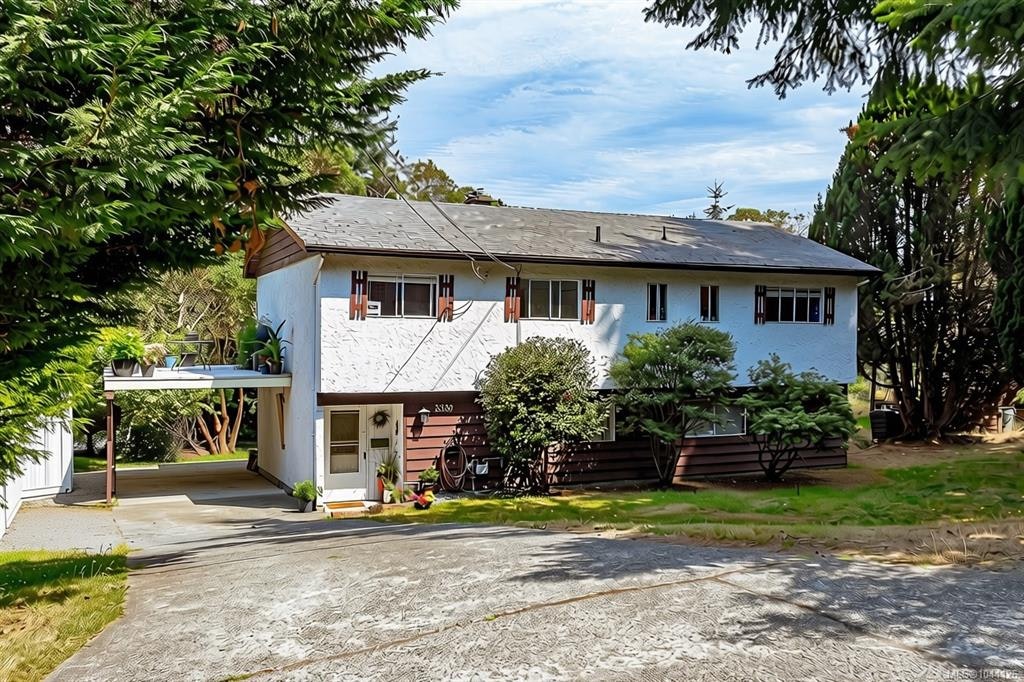 3330 Ravenwood Road, Colwood, BC, V9C 2X4
