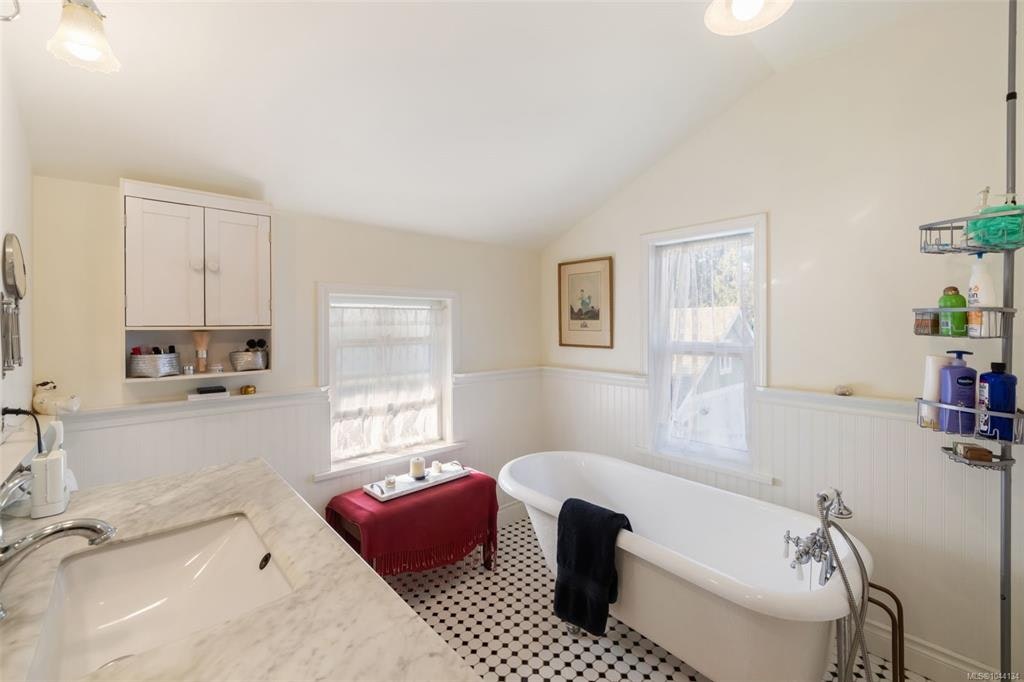 1559 Tatlo Road, Crofton, BC, V0R 1R0 - 38