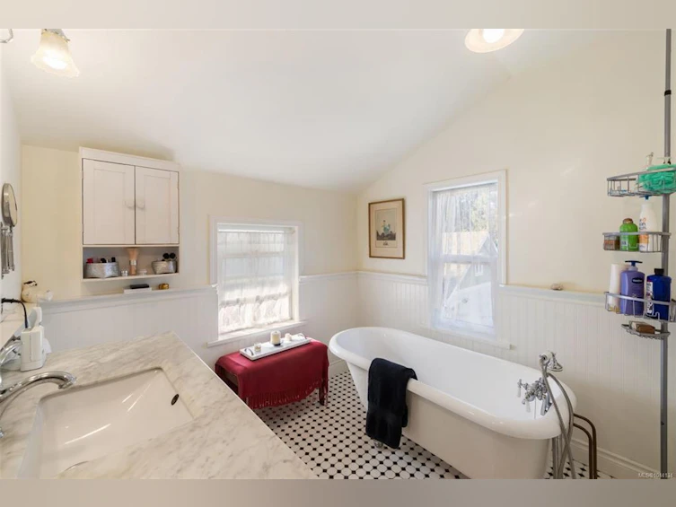 1559 Tatlo Road, Crofton, BC, V0R 1R0 - 38