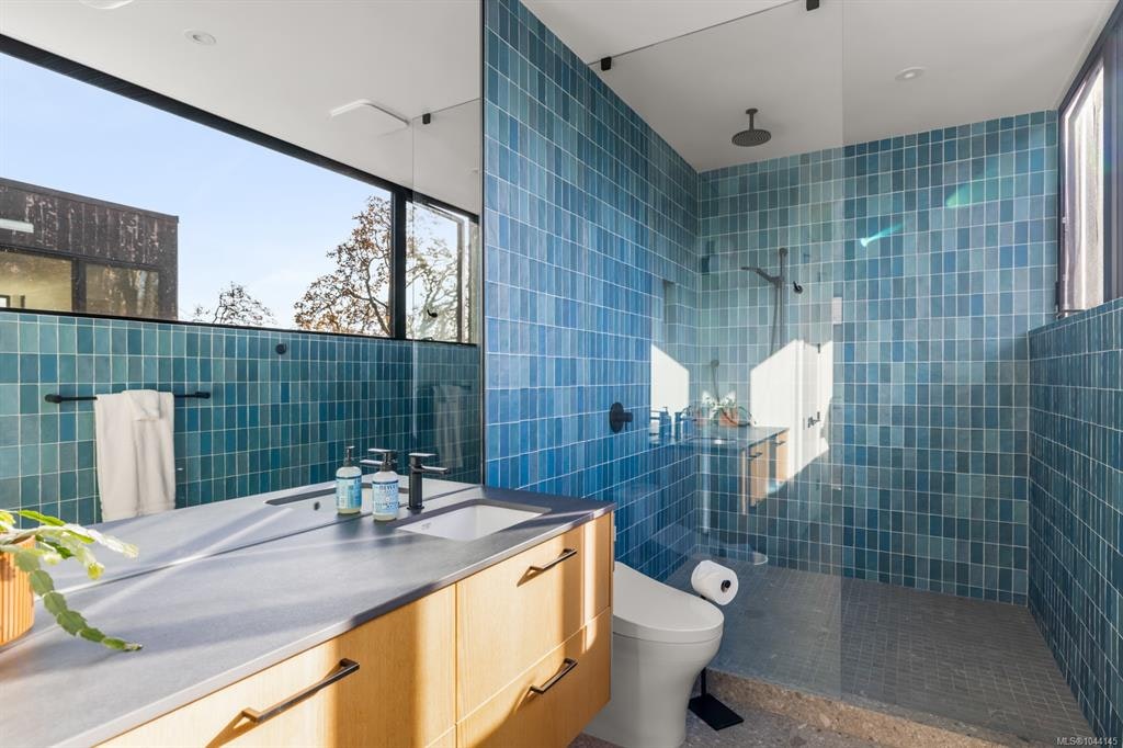 3025 Jackson Street, Victoria, BC, V8T 3Z7 - 24