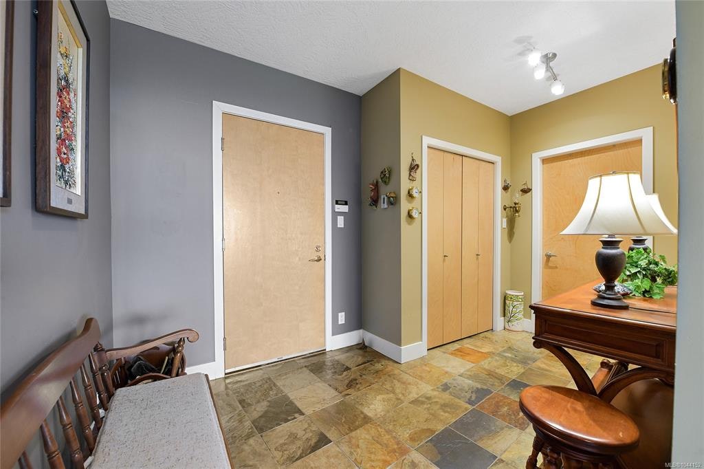 307-5332 Sayward Hill Crescent, Saanich, BC, V8Y 3H8 - 6