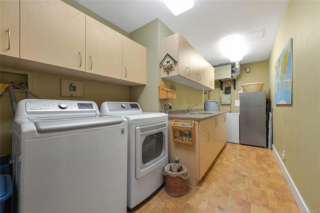 307-5332 Sayward Hill Crescent, Saanich, BC, V8Y 3H8 - 44