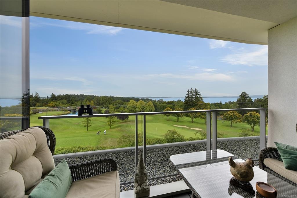 307-5332 Sayward Hill Crescent, Saanich, BC, V8Y 3H8 - 14