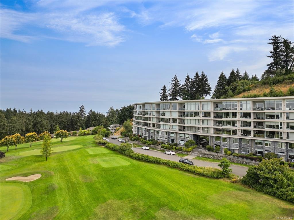 307-5332 Sayward Hill Crescent, Saanich, BC, V8Y 3H8 - 49