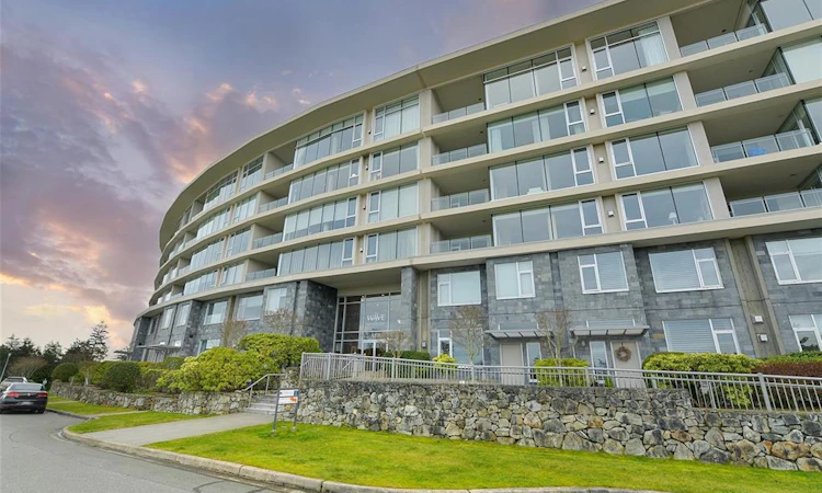 307-5332 Sayward Hill Crescent