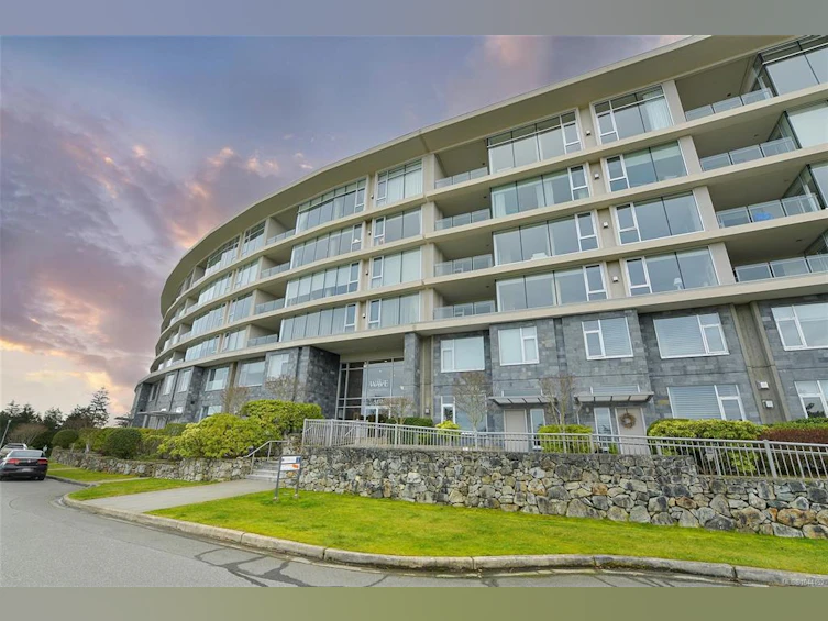 307-5332 Sayward Hill Crescent, Saanich, BC, V8Y 3H8