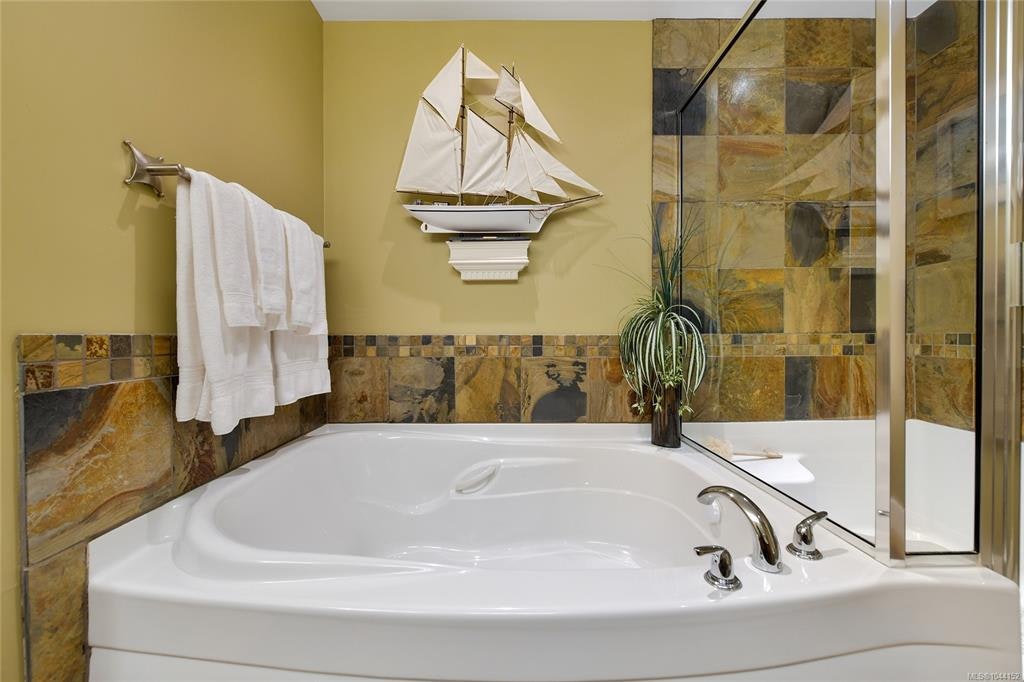 307-5332 Sayward Hill Crescent, Saanich, BC, V8Y 3H8 - 36