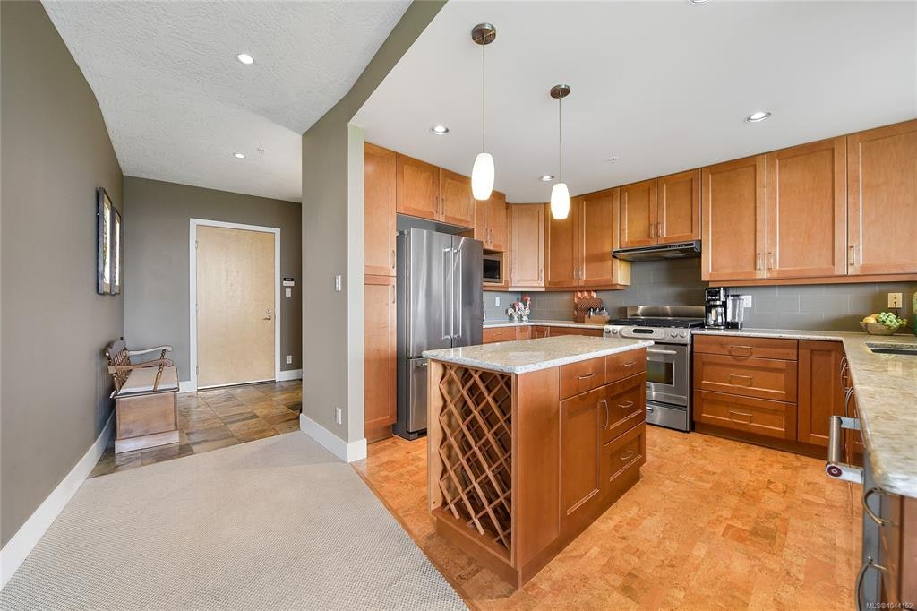 307-5332 Sayward Hill Crescent, Saanich, BC, V8Y 3H8 - 25