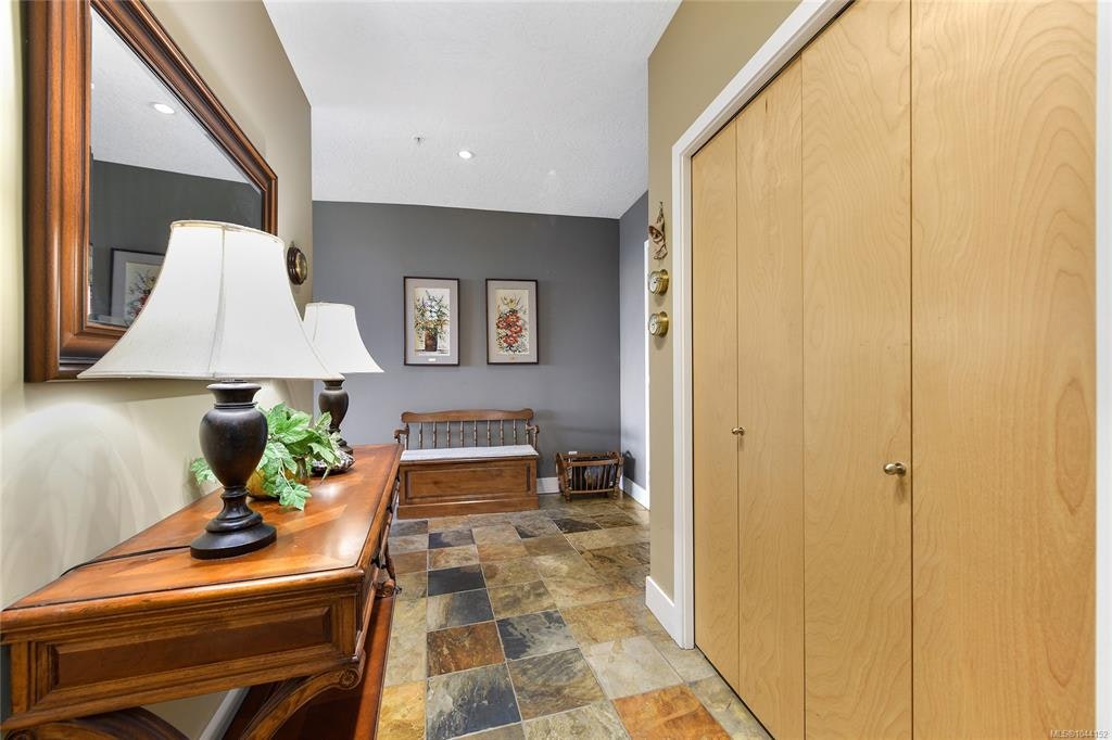 307-5332 Sayward Hill Crescent, Saanich, BC, V8Y 3H8 - 7