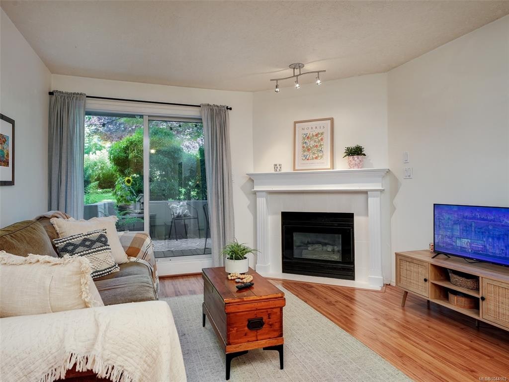 110-494 Marsett Place, Saanich, BC, V8Z 4J1