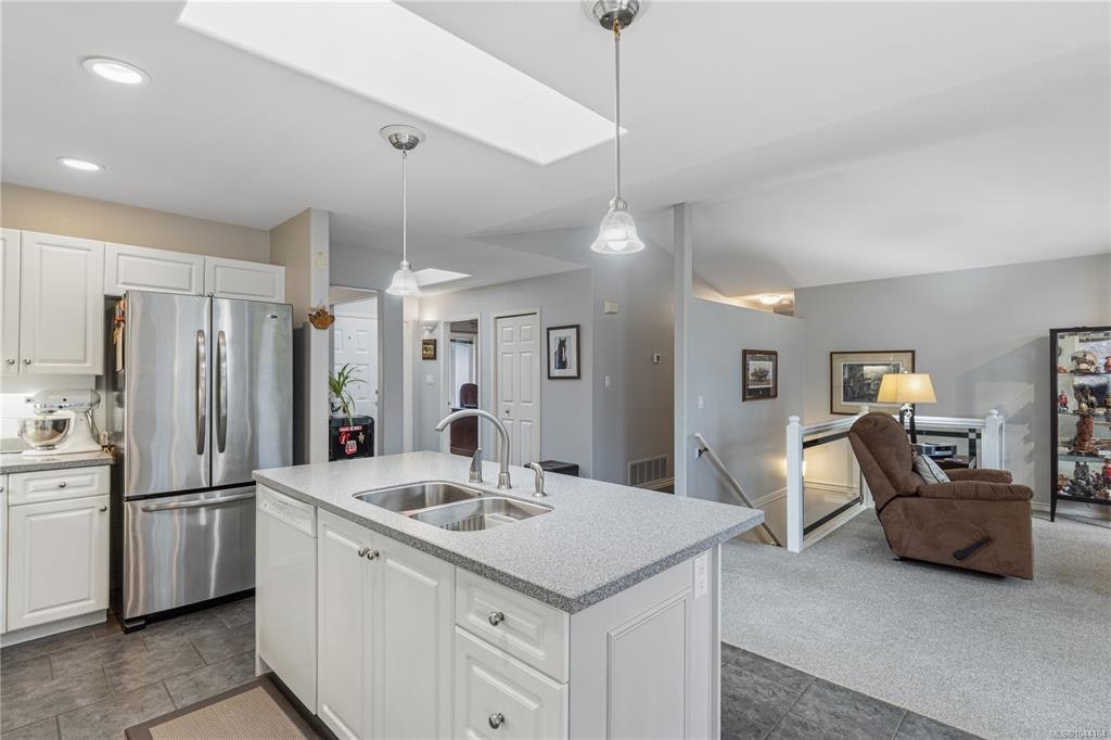 1107 Aery View Way, French Creek, BC, V9P 2N9 - 12