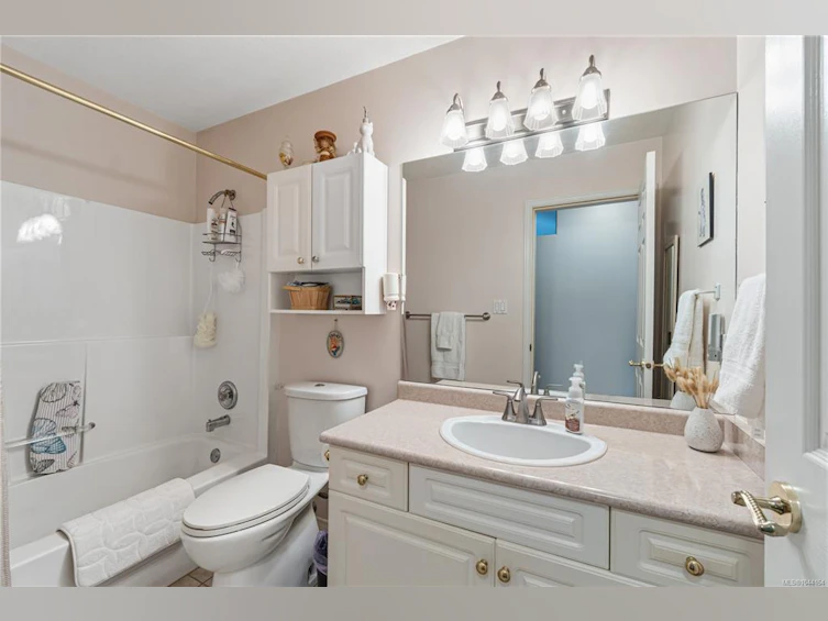 1107 Aery View Way, French Creek, BC, V9P 2N9 - 33