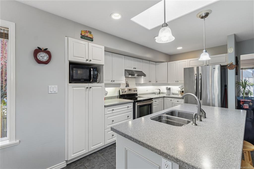 1107 Aery View Way, French Creek, BC, V9P 2N9 - 13