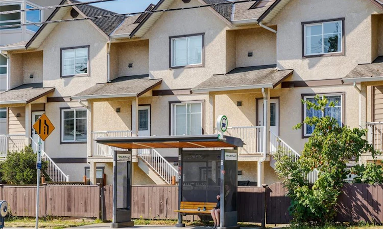 4-311 E Burnside Road