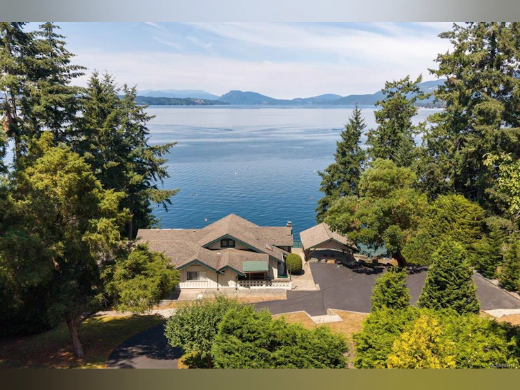 9556 Ardmore Drive, North Saanich, BC, V8L 5H3