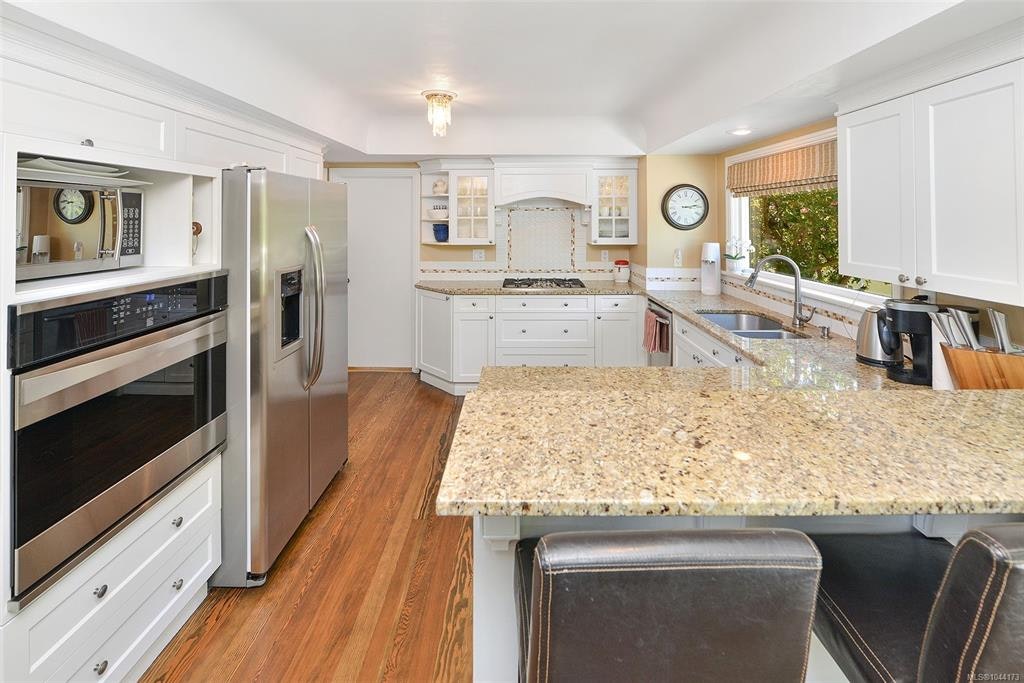 218 Beach Drive, Oak Bay, BC, V8S 2M1 - 25