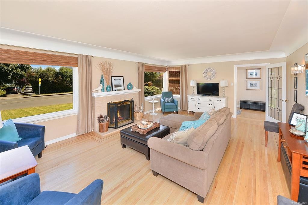 218 Beach Drive, Oak Bay, BC, V8S 2M1 - 15