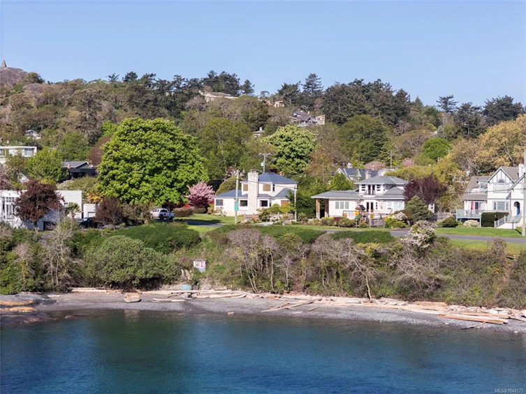 218 Beach Drive, Oak Bay, BC, V8S 2M1