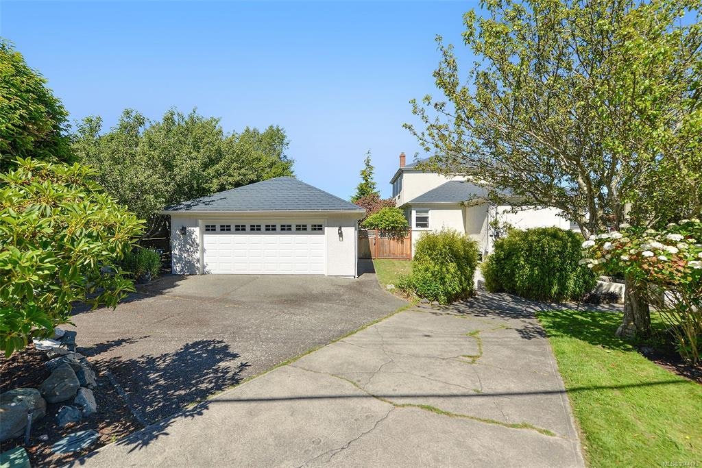 218 Beach Drive, Oak Bay, BC, V8S 2M1 - 10