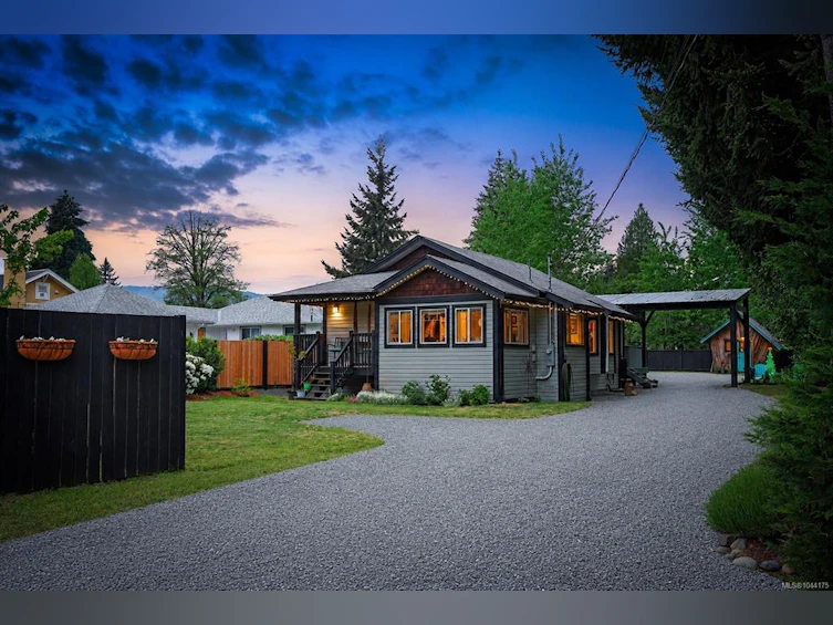 4680 Cumberland Road, Cumberland, BC, V0R 1S0