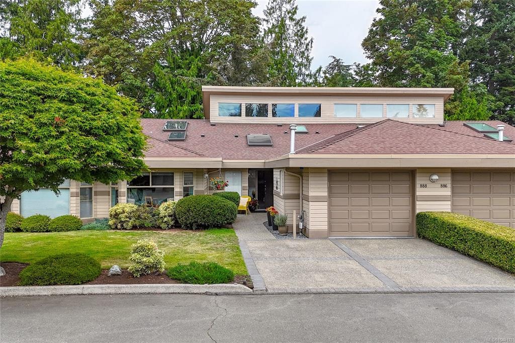 888 Lakes Boulevard, French Creek, BC, V9P 2P8