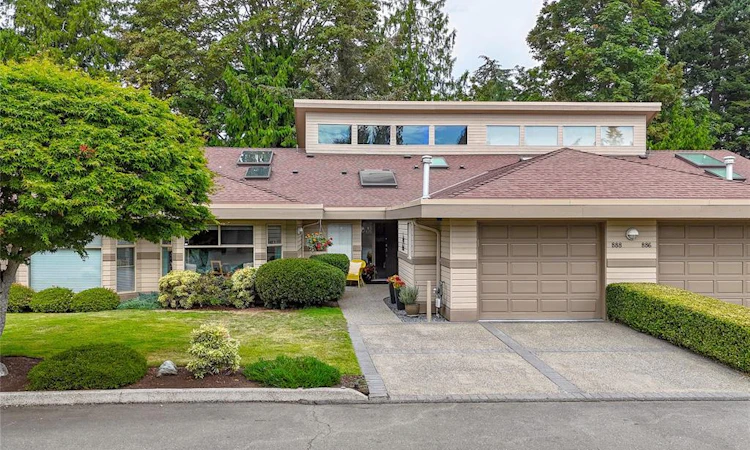 888 Lakes Boulevard