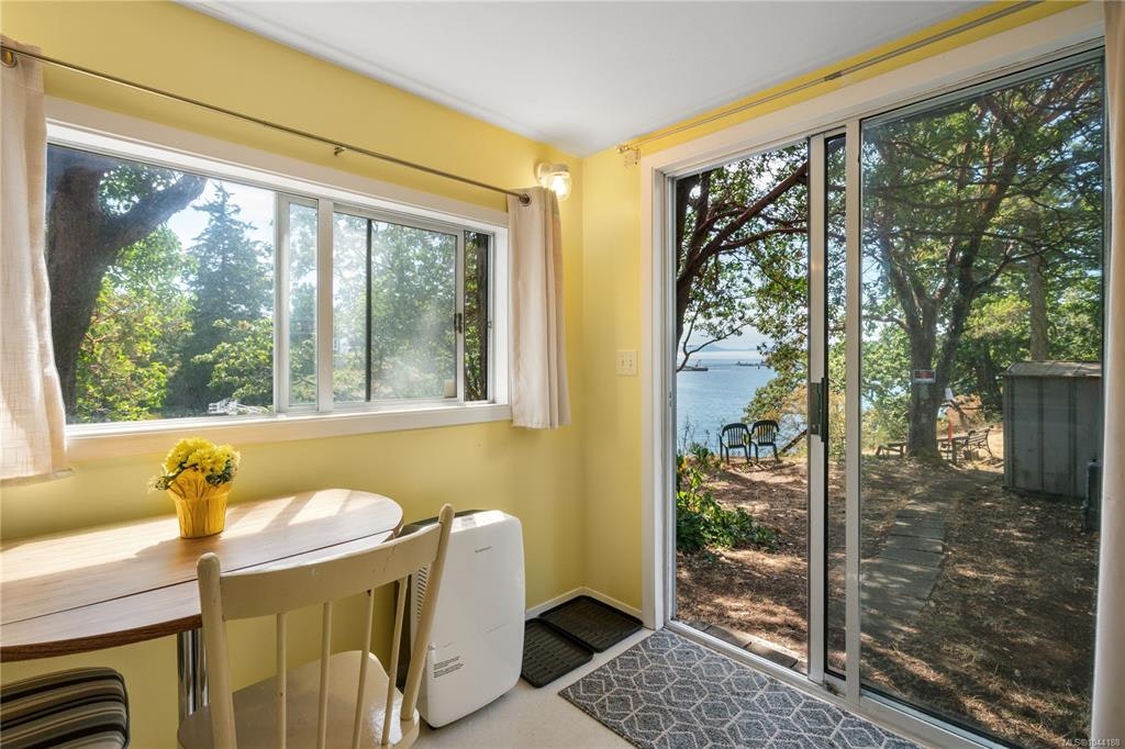 310 Bessborough Avenue, View Royal, BC, V9B 1T7 - 14