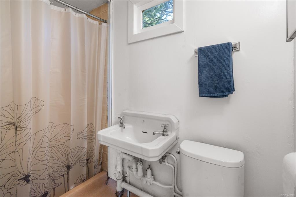 310 Bessborough Avenue, View Royal, BC, V9B 1T7 - 17