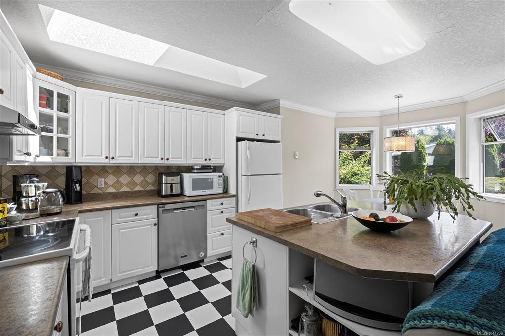 494 Rowan Drive - 3