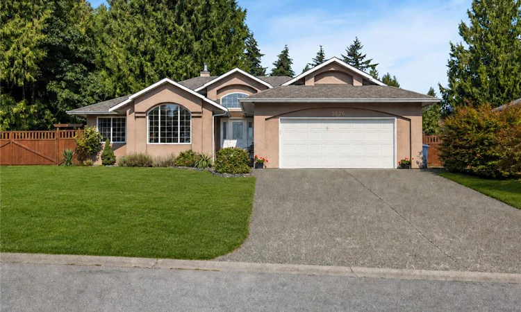 3576 Hidden Oaks Crescent