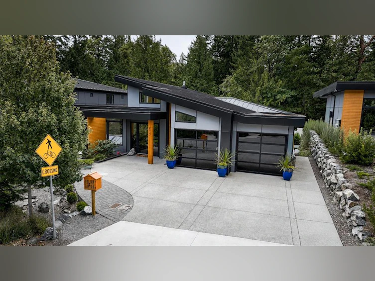 613 Medalist Avenue, Colwood, BC, V9C 0R7 - 2