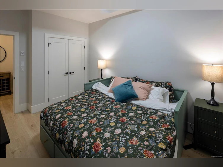 613 Medalist Avenue, Colwood, BC, V9C 0R7 - 38