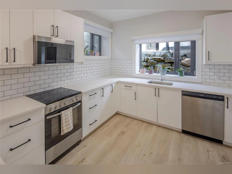 613 Medalist Avenue, Colwood, BC, V9C 0R7 - 41