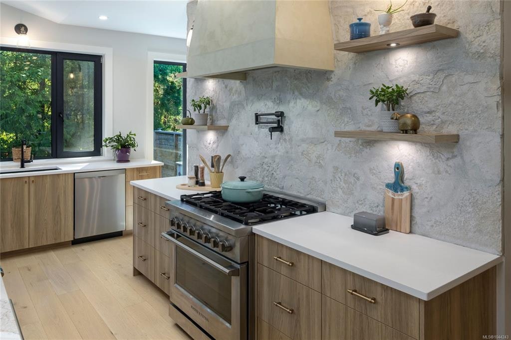 613 Medalist Avenue, Colwood, BC, V9C 0R7 - 14