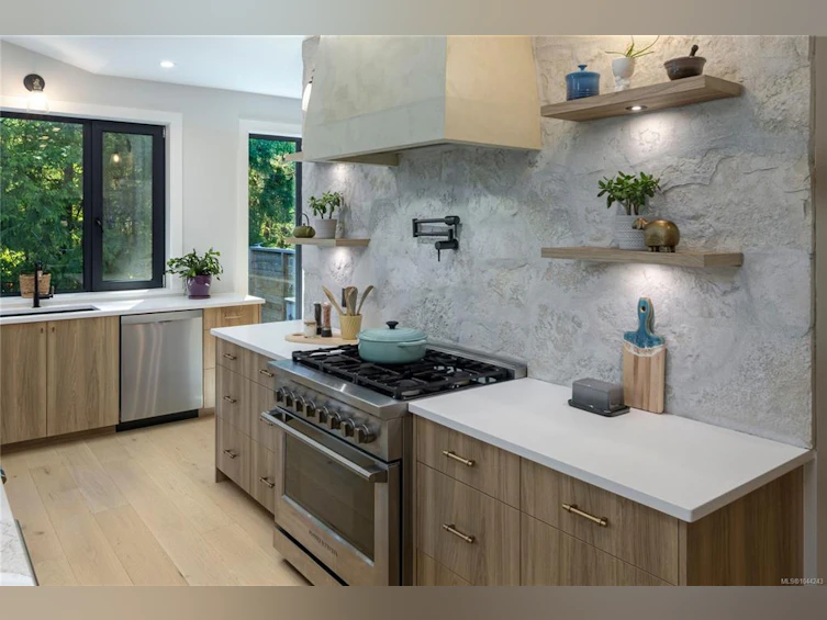 613 Medalist Avenue, Colwood, BC, V9C 0R7 - 14