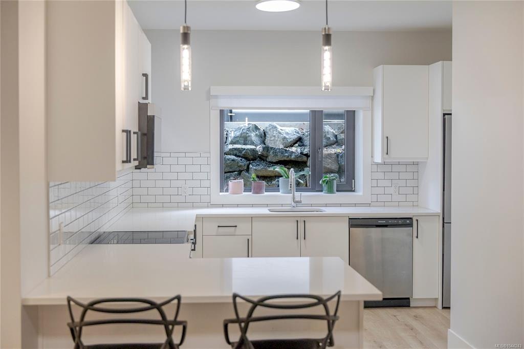 613 Medalist Avenue, Colwood, BC, V9C 0R7 - 40