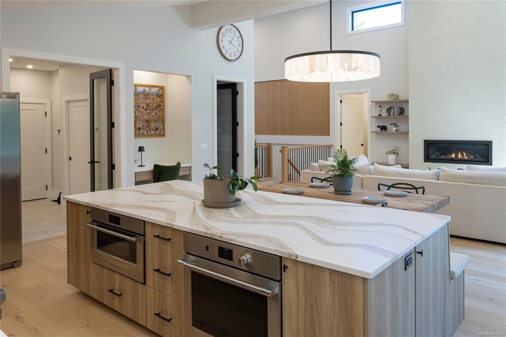 613 Medalist Avenue, Colwood, BC, V9C 0R7 - 11